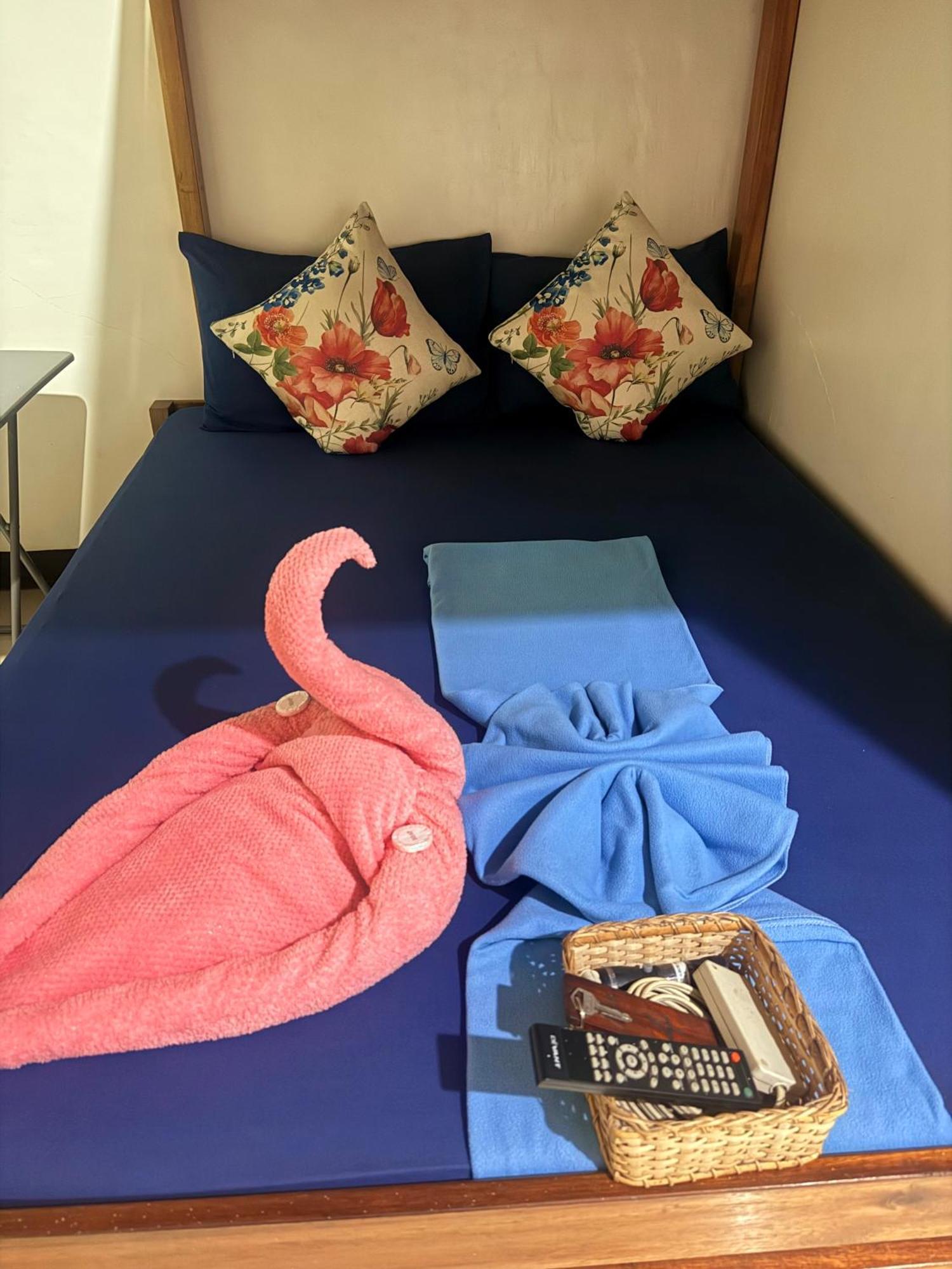 Lolo Bob'S Bed And Breakfast Эль-Нидо Экстерьер фото
