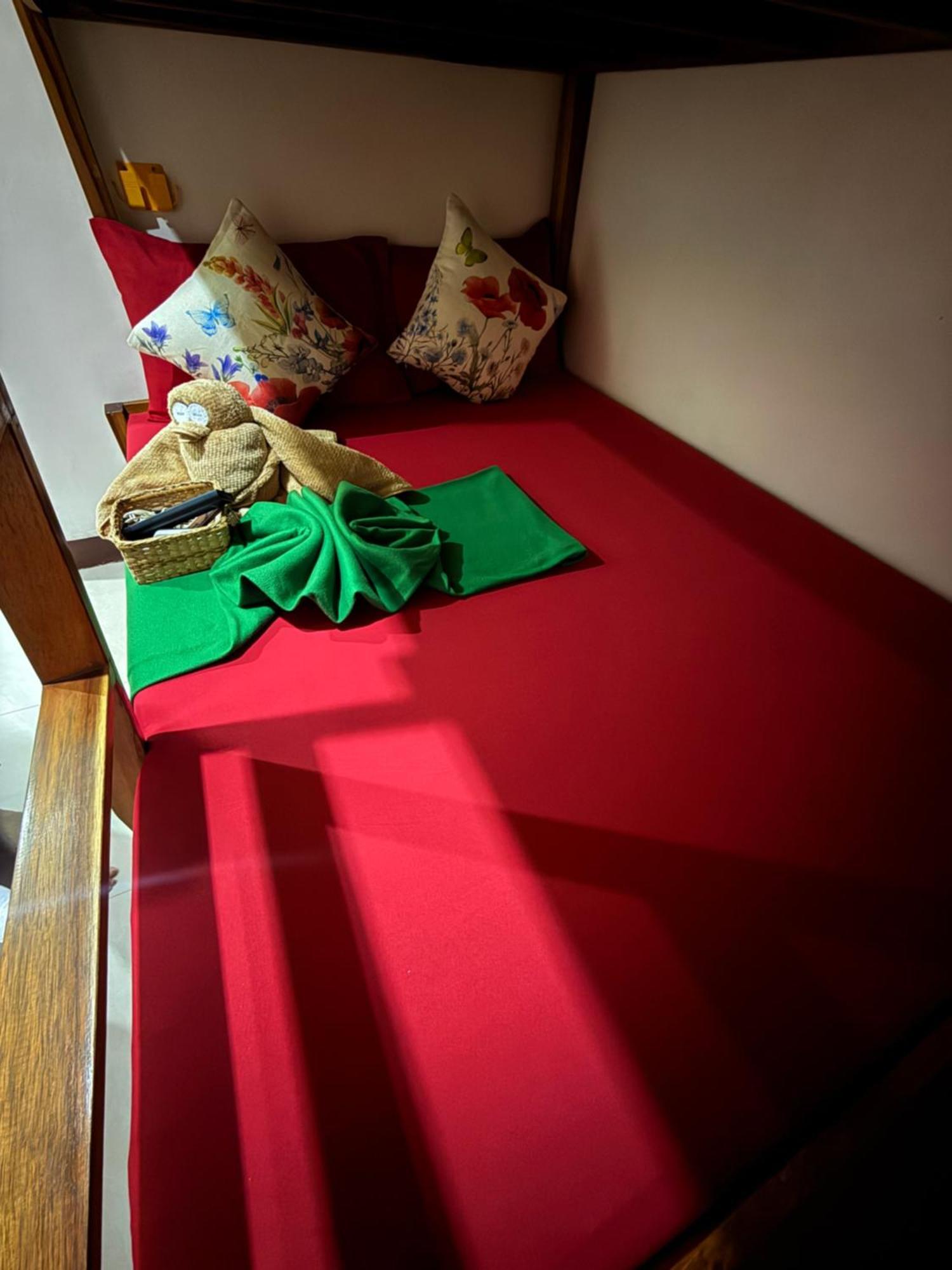 Lolo Bob'S Bed And Breakfast Эль-Нидо Экстерьер фото