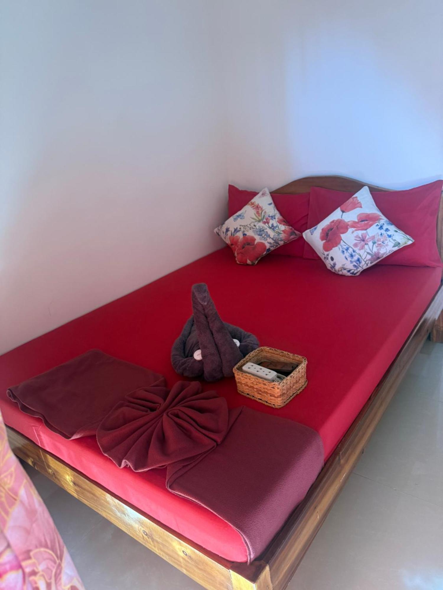 Lolo Bob'S Bed And Breakfast Эль-Нидо Экстерьер фото